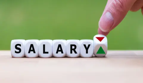 年収「500万円」の夫が管理職への昇進を打診されましたが、「残業代がなくなるなら断りたい」と悩んでいます。役職手当がついても、昇進前より手取りが減ることはあるのでしょうか？