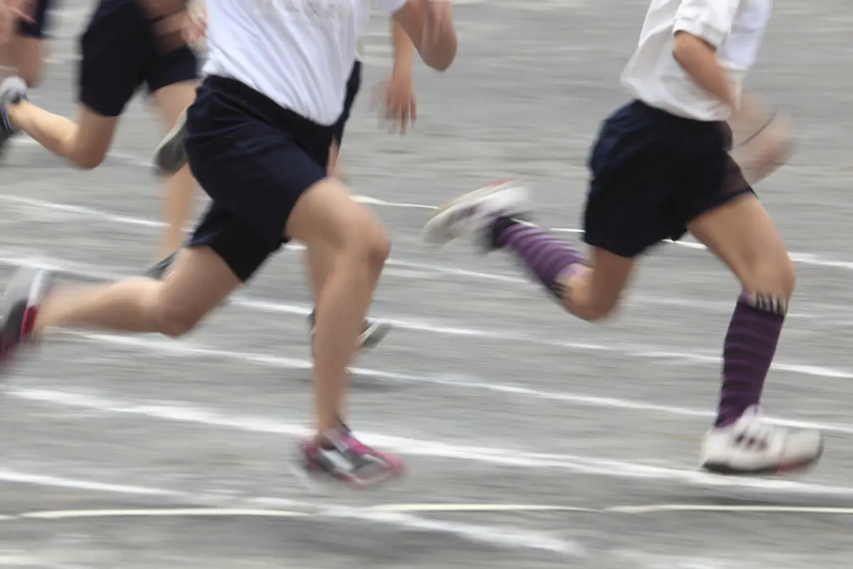 中学生で「体育祭5000円の打ち上げ」は贅沢すぎ!? SNSで「子どもがかわいそう」「親が出す前提が気に入らない」と賛否…今どき「焼き肉＋ボーリング」なら妥当な値段？ 子どもの“経験価値とのバランス”とは