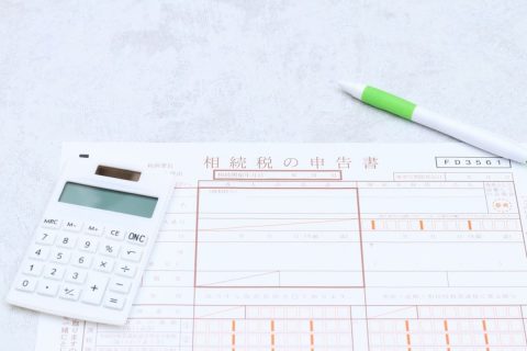 母が「5000万円の土地」を“非課税”で相続→10年後“母から長男”への相続時「320万円」課税されショック！ なぜ同じ“家族間の相続”なのに、親子では「相続税」がかかったのか…注意点を確認