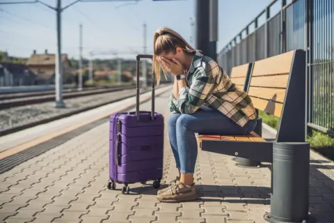 東京⇔広島の新幹線のぞみを「スマートEX」で予約済みなのに、登録したSuicaを家に忘れました。もう一度「1万8000円」の切符を買わないと乗れないのでしょうか…？