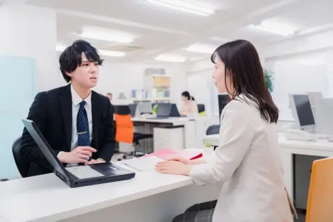 「大学には行かず、高卒で国家公務員になる」と言う息子。「4年早く働くほうが稼げる」と考えているようですが、大卒で国家公務員になる場合と生涯収入はどれくらい違うのでしょうか？
