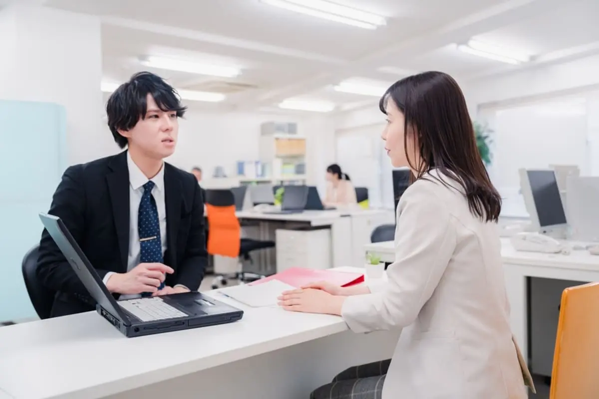 「大学には行かず、高卒で国家公務員になる」と言う息子。「4年早く働くほうが稼げる」と考えているようですが、大卒で国家公務員になる場合と生涯収入はどれくらい違うのでしょうか？