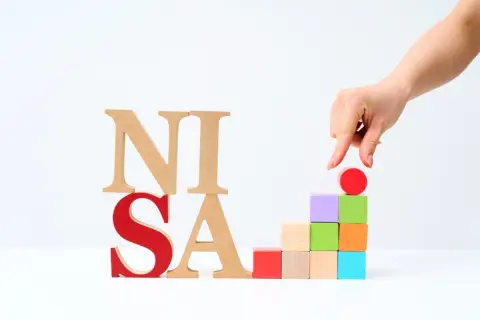 子どもの「大学費用400万円」を“NISAで運用”は悪手!?「オルカン2万円×15年で530万円に増える」と思いきや、夫は「投資はなくなっていい金でやるべき」とのこと…堅実に“学資保険”にすべきでしょうか？
