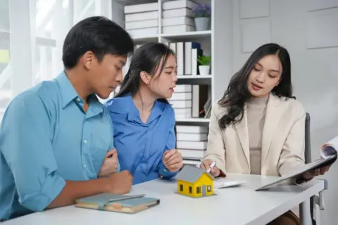 「住宅価格が高すぎて無理」と諦めかけていた夫婦→“期日一括返済併用型住宅ローン”なら月々の返済を抑えられると知り驚き！ 毎月の負担が軽くなるなら、予算を上げても大丈夫なのでしょうか？