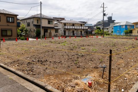 父から相続した「100坪」の土地について、不動産会社から「2つに分けたほうが売りやすい」と言われました。分筆費用をかけても、本当に得なのでしょうか？