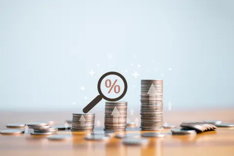 会社の先輩が「若い頃から自社株を買い続けているから、退職時には1億円になるかも」と話していました。私も退職まで積み立てれば、老後資金として「億単位」の資産を築けるのでしょうか？