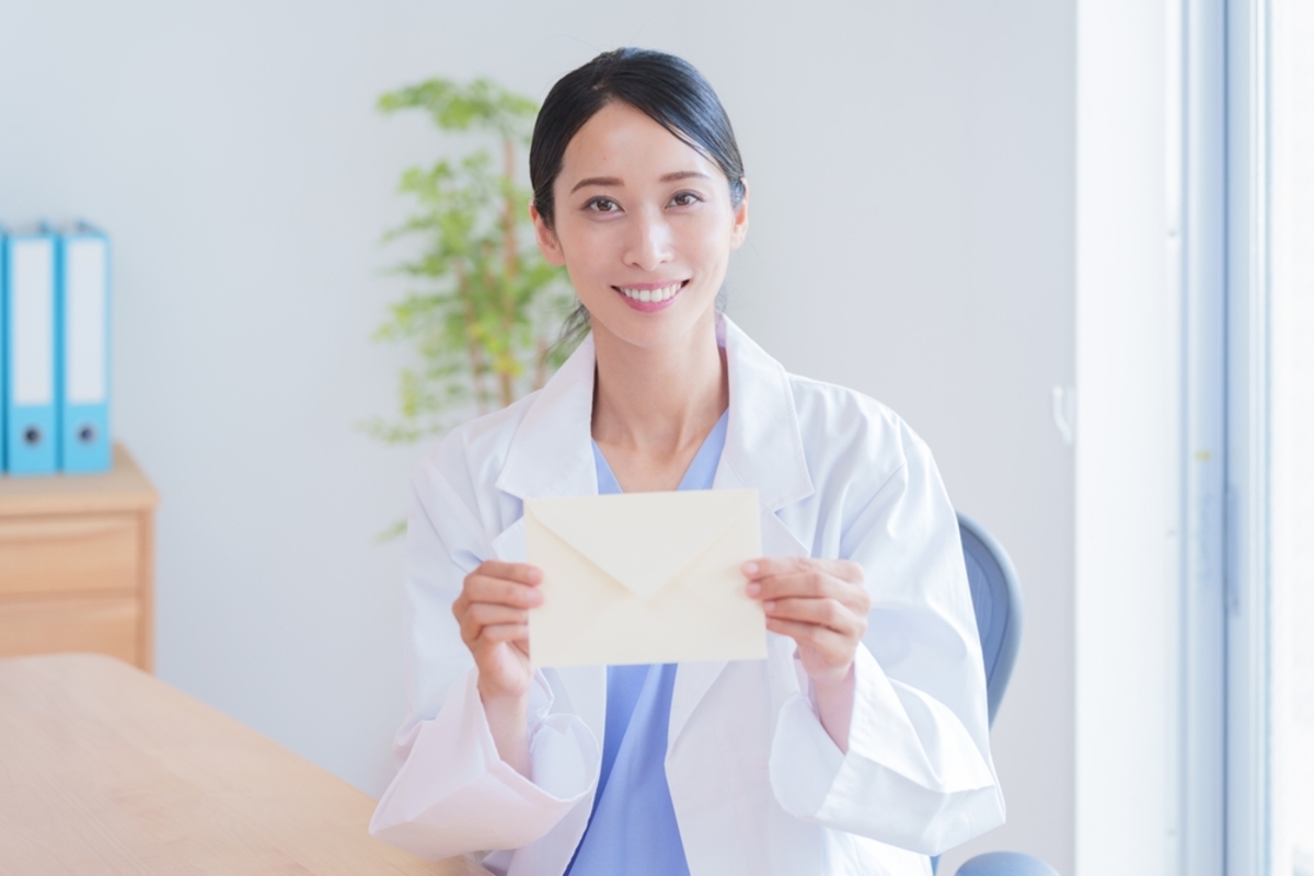 セカンドオピニオン用に紹介状を頼んだら5000円近くかかりました。ただの紙1枚になぜそんな高額な費用がかかるのでしょうか？