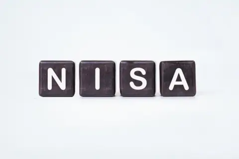 【新NISA】銀行で「月8万円・購入時手数料3％」で積み立て中、10月に“証券会社”に移そうとしたら「今年分はもう変えられません」と言われた！ 手数料は「年2万9000円」なのに、来年まで待つしかないんですか？