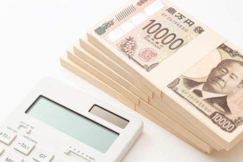 退職金から「500万円」を30歳の息子に贈りたいです。「年110万円以内なら贈与税はゼロ」と聞きましたが、一括で渡した場合の贈与税額はいくらかかりますか？
