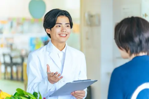 薬局で「医師です」と伝えると“会計3212円”が割引に!? SNS投稿に「知らなかった」の声も…なぜ“医師＝割引”に？ 一般人が「服薬管理指導料」を抑える方法も紹介