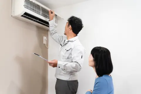 賃貸のエアコンが故障し、大家から「10年使ったから修理代は半分負担して」と言われました。備え付けのエアコンなら大家が直すものだと思っていましたが、借主も支払う必要があるのでしょうか…？