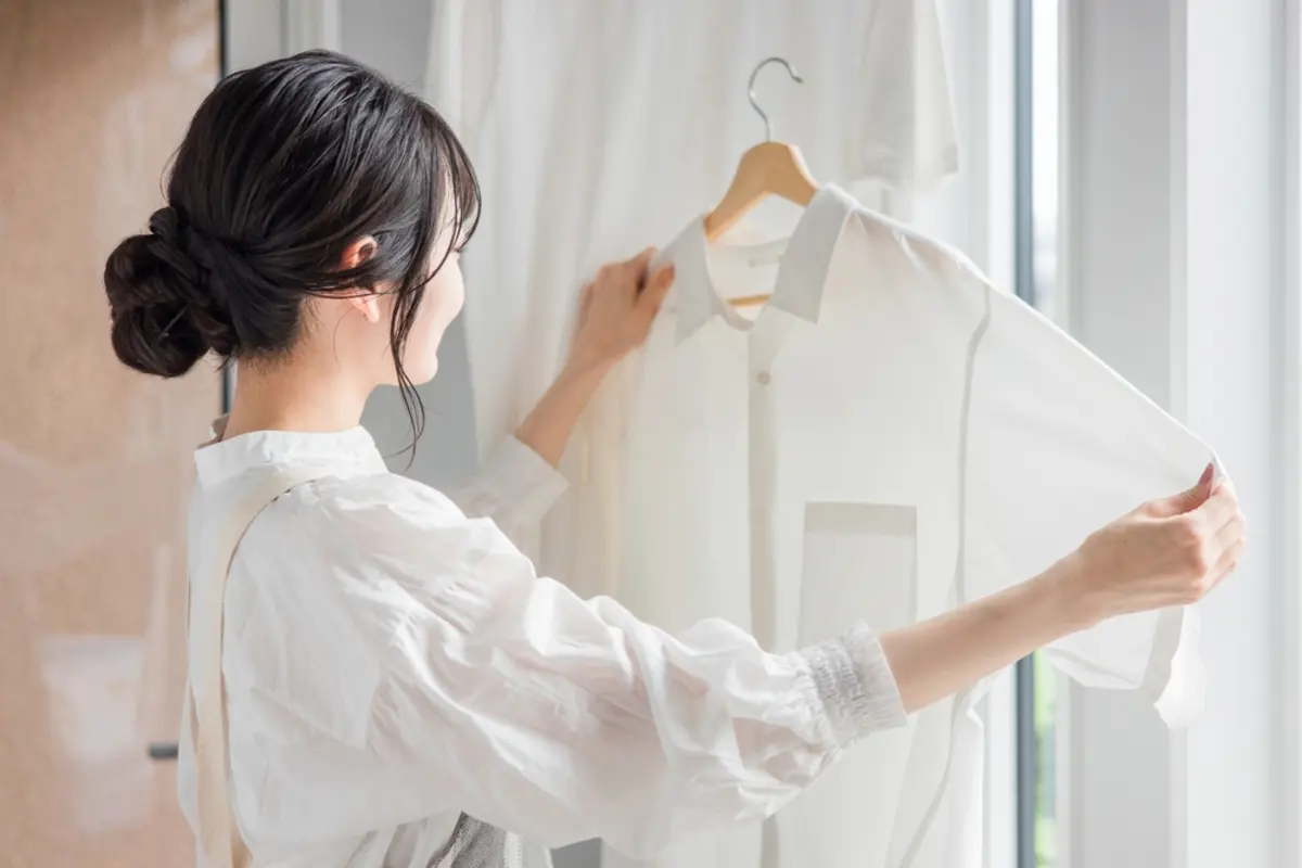 在宅勤務中、仕事の合間に洗濯や掃除をしています。同僚から「勤務中に家事をするのはサボりでは？」と指摘されましたが、仕事に支障がなくても問題になるのでしょうか？