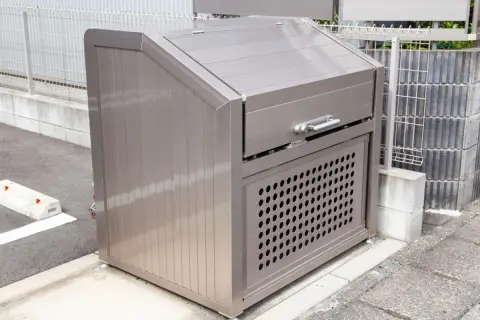 引越し先で「町内会費6000円」払わないと“ゴミ置き場を使えない”と聞き驚き！ 前の地域は「年1000円」だったのに…夫は「月500円と考えれば安い」と言いますが、納得すべきですか？