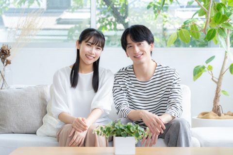 「対等な夫婦関係」を“82.4％”が実感！ 生活費の負担割合への納得感が「婚前お金のすり合わせ」で“約2倍”に跳ね上がる!?「家庭の共同経営者」としての当事者意識が芽生えるワケ