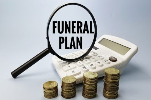 父の生命保険を確認したら、受取人がすでに亡くなった祖母のままでした。「死亡保険金300万円」の契約ですが、変更しないまま父が亡くれた場合、誰が受け取ることになるのでしょうか？
