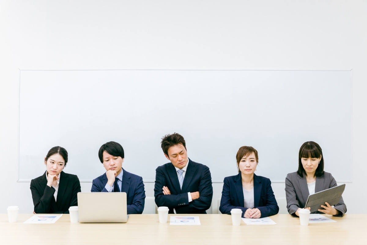同じ部署の後輩から「年収600万円くらい」と聞いて驚き！ 勤続「10年」の私は「500万円」なのに、なぜ後から入社した人のほうが高収入なのでしょうか？ 年収「100万円」の差がつく理由とは