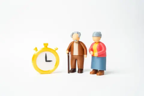 70歳の母が「オルカン」に年金から積み立て“総額2000万円”に！「年7％だから10年で4000万円も見えてくる」と言いますが、平均寿命まであと17年…“年金を削っての投資”は無駄になりませんか？