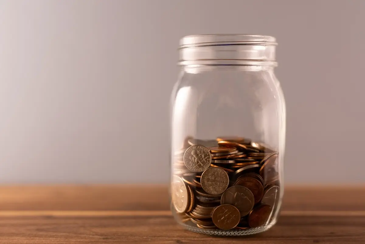定年を迎えた父に貯金額を聞いたら、「ほぼゼロだよ」と言われてビックリ！ 老後の生活が心配ですが、貯蓄がほとんどないまま定年を迎える人は珍しくないのでしょうか？