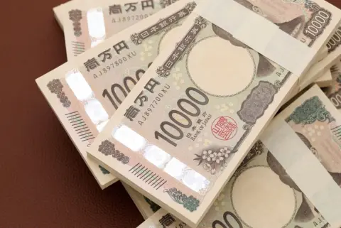 祖父が孫の大学4年分の費用として「400万円」をまとめて渡すと言っています。一括で渡しても、「教育費」なら贈与税は課税されないのでしょうか？