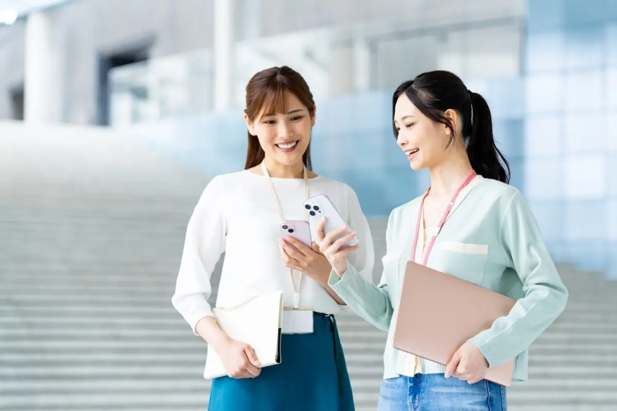 「最近のZ世代」はワガママ？ SNS「昔は会社に尽くせば生活が一生保障された」「30年給与水準変わらないのがダメ」の声も…実際“平均年収487万円”でも「実質賃金マイナス続き」なら仕方ない？