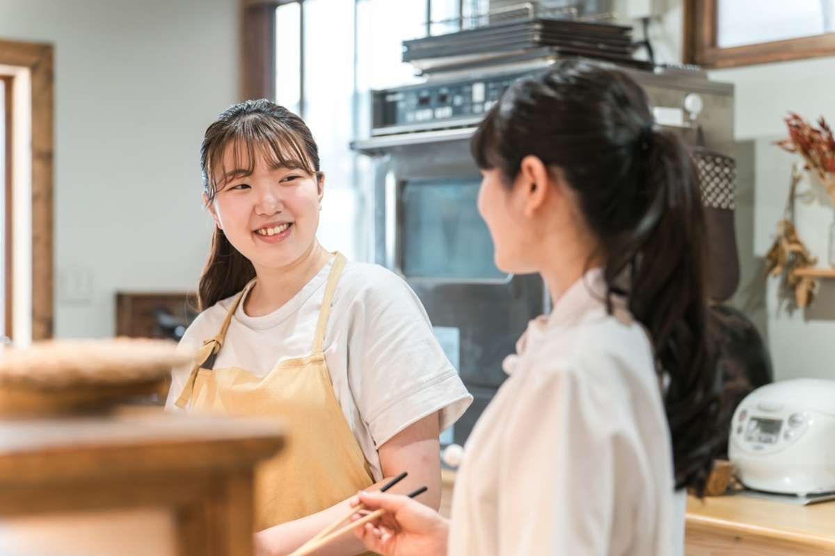 アルバイトを始めて1年ほどになります。「バイトでも有給休暇があるよ」と母から聞きました。週3日勤務で高校生なのですが、有給休暇はもらえるのでしょうか？