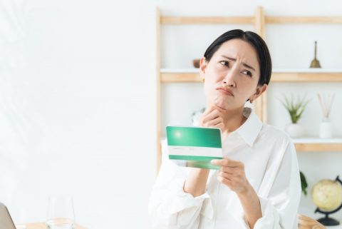 テレビを処分したのに、「NHK受信料」が口座から引き落とされ続けています。解約手続きをしたら、いつどのように精算されるのでしょうか？