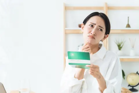 テレビを処分したのに、「NHK受信料」が口座から引き落とされ続けています。解約手続きをしたら、いつどのように精算されるのでしょうか？